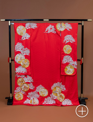 F-05 引き振袖 赤 松葉菊文様
