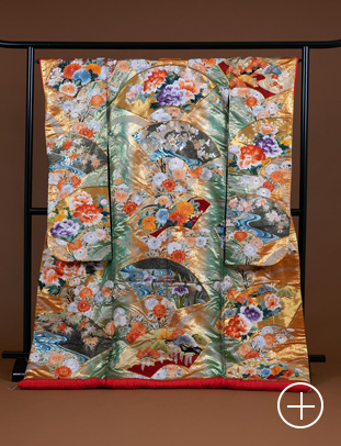 2_011 赤金と緑金 有職文様 扇に観世水 松・菊・牡丹 ・桜・ 藤・菖蒲